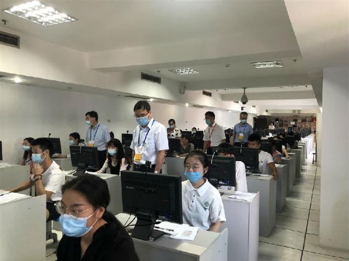 江西省財政廳二級巡視員程繼強巡視會計專業(yè)技術(shù)資格考試工作